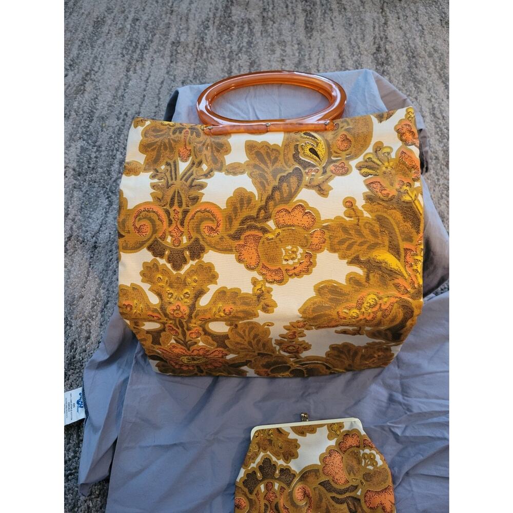 Vintage 1960's Fold over Mod Purse/Tote with Bakelite Handles with small purse - Picture 2 of 12